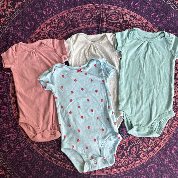 Carter’s 4-Pack Onesies - Picture 1 of 8